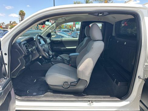 Used 2022 Toyota Tacoma SR RWD image 17