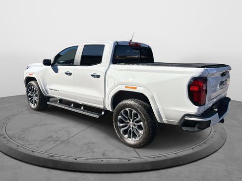 Used 2024 GMC Canyon Denali image 6