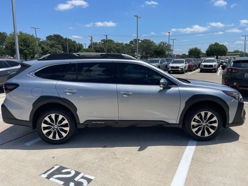 Used 2023 Subaru Outback Touring AWD/4WD image 2