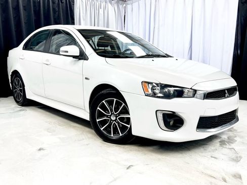 Used 2017 Mitsubishi Lancer ES image 4