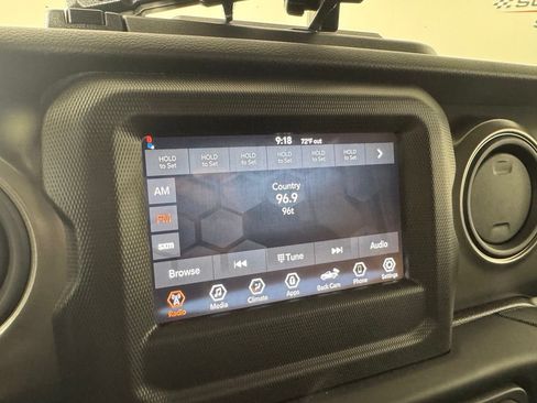 Used 2022 Jeep Gladiator Sport AWD/4WD image 19