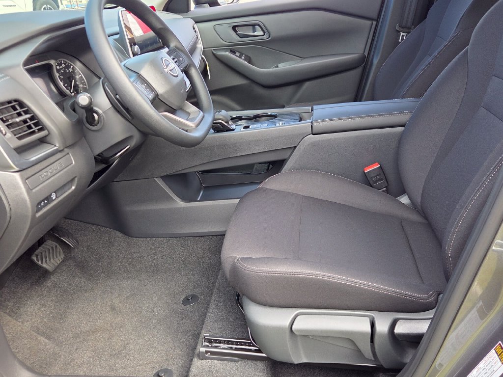 New 2027 Nissan Rogue S FWD image 4
