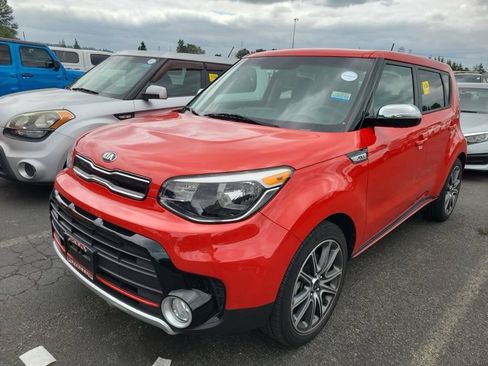 Used 2019 Kia Soul ! FWD image 1
