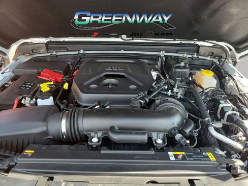 Used 2025 Jeep Wrangler Unlimited Sport AWD/4WD image 10