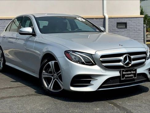 Used 2019 Mercedes-Benz E 300 4MATIC image 1