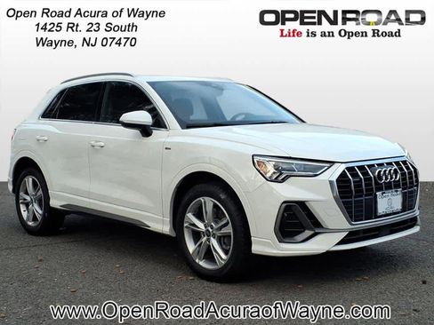 Used 2023 Audi Q3 2.0T Premium w/ Convenience Package image 1