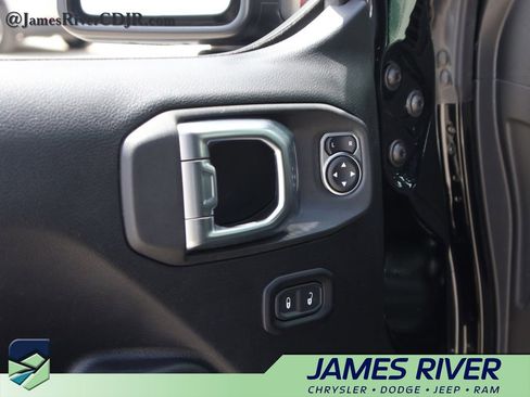 Used 2022 Jeep Wrangler Unlimited Sport AWD/4WD image 21
