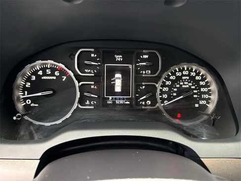 Used 2019 Toyota Tundra SR5 w/ SR5 Upgrade Package image 18