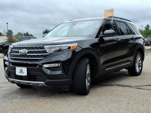 Certified 2023 Ford Explorer XLT w/ Equipment Group 202A AWD/4WD image 7