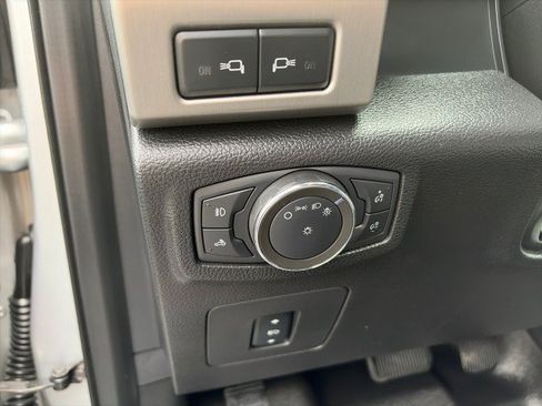 Used 2015 Ford F150 Platinum w/ Equipment Group 701A Luxury AWD/4WD image 14