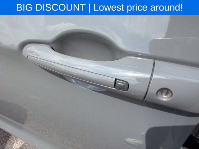 Used 2023 Chrysler Pacifica Touring-L FWD image 23
