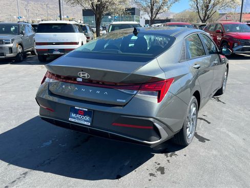 New 2026 Hyundai Elantra Blue image 8