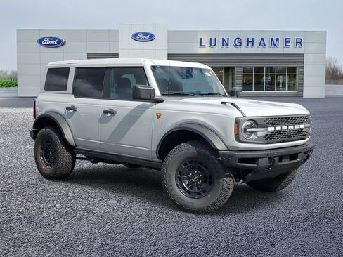 New 2026 Ford Bronco Badlands w/ Sasquatch Package AWD/4WD image 1