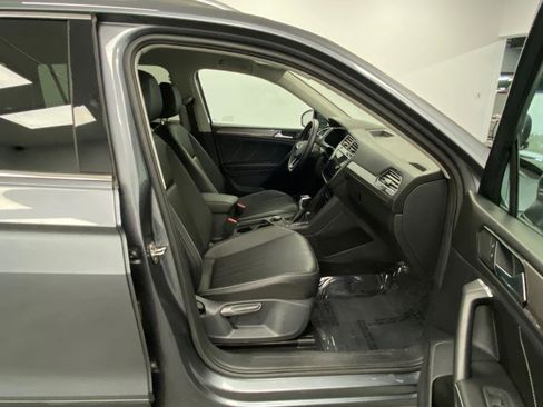Used 2023 Volkswagen Tiguan SE image 22