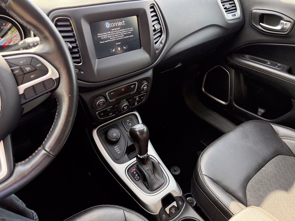 Used 2019 Jeep Compass Latitude w/ Cold Weather Group AWD/4WD image 39