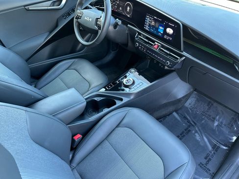 Used 2023 Kia Niro Wind FWD image 16