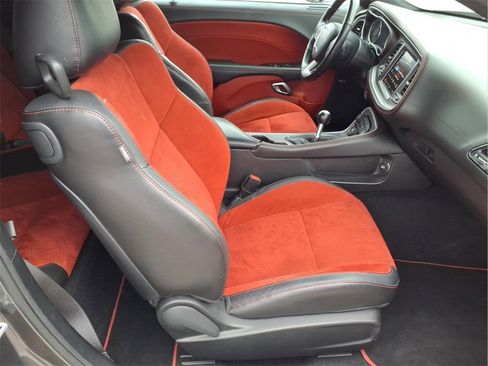 Used 2022 Dodge Challenger R/T w/ Plus Package image 15