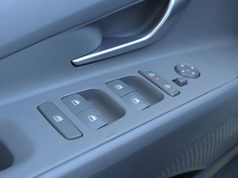 New 2026 Hyundai Elantra Sport FWD image 28