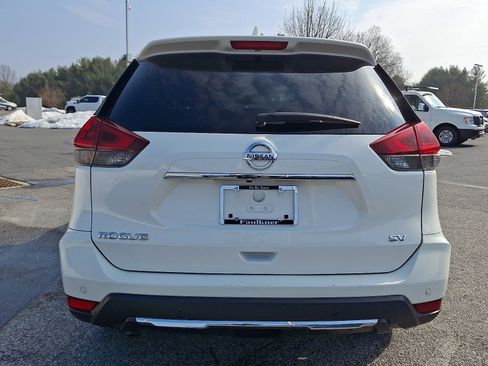 Certified 2020 Nissan Rogue SV image 5