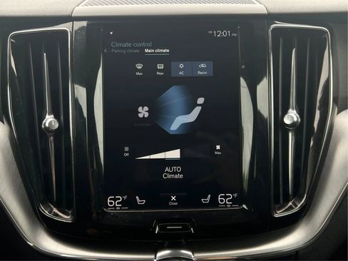 Used 2019 Volvo XC60 T5 Momentum w/ Multimedia Package AWD/4WD image 34