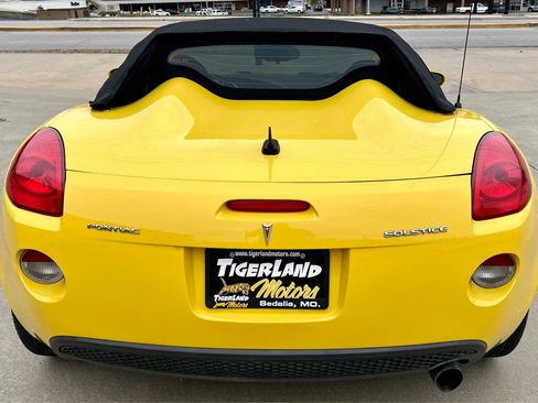 Used 2008 Pontiac Solstice Convertible w/ Premium Package RWD image 6