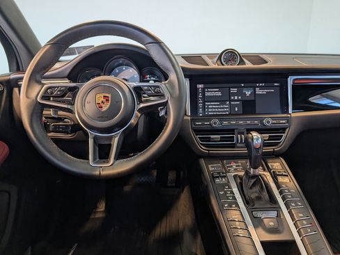 Used 2019 Porsche Macan S image 16