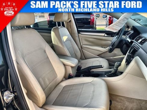 Used 2015 Volkswagen Passat 1.8T Limited Edition FWD image 31