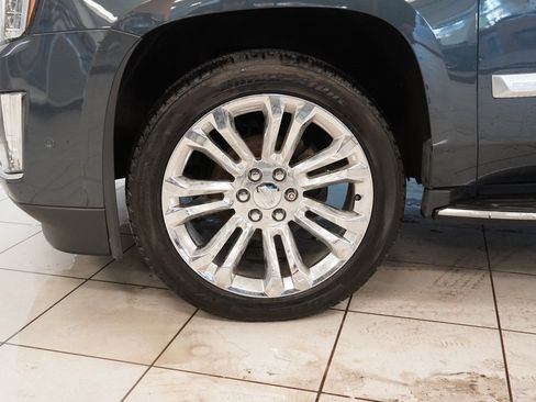 Used 2019 Cadillac Escalade Luxury w/ LPO, Radiant Package image 19