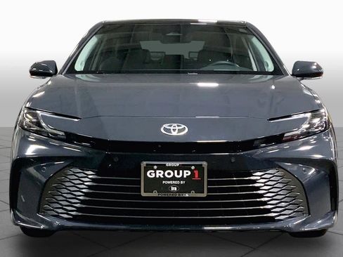 Used 2025 Toyota Camry XLE w/ Premium Plus Package image 4