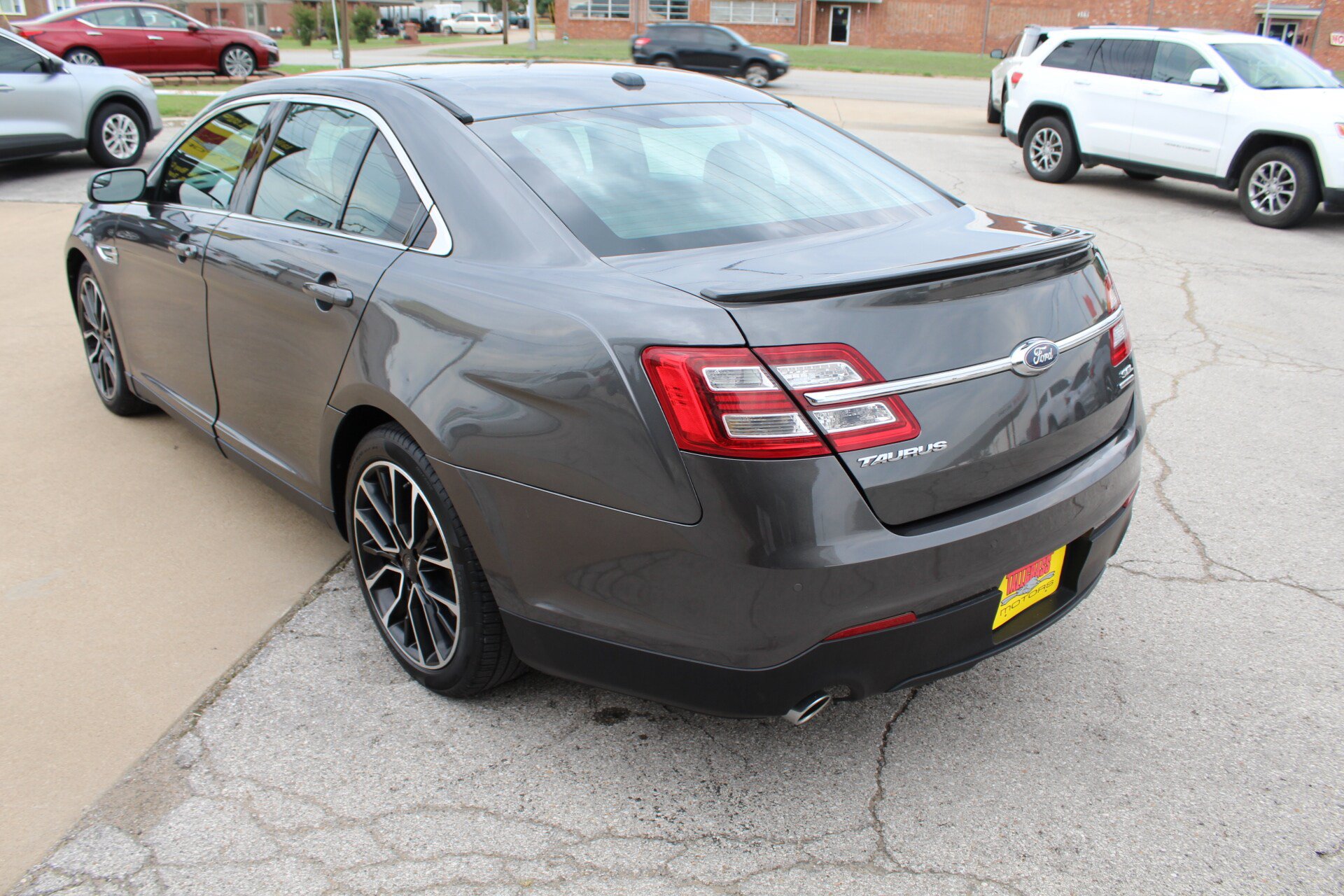 Used 2018 Ford Taurus SEL w/ Equipment Group 201A FWD image 44