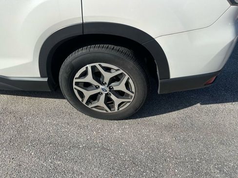 Used 2022 Subaru Forester Premium image 10