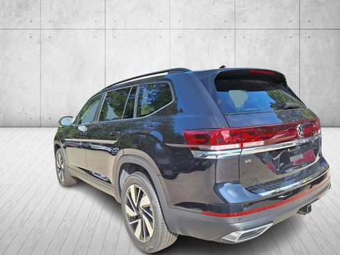 New 2026 Volkswagen Atlas SE image 3