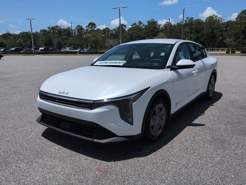 Used 2025 Kia K4 FWD image 9