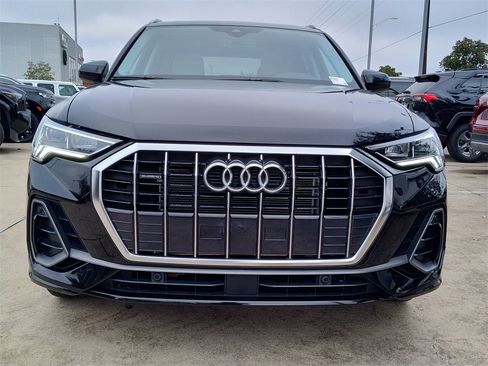 Certified 2025 Audi Q3 2.0T Premium w/ Convenience Package image 18
