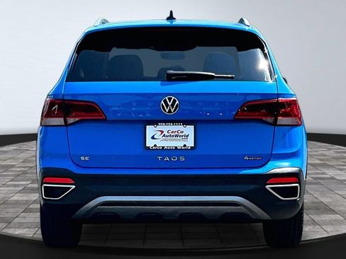 Used 2023 Volkswagen Taos SE w/ Panoramic Sunroof Package AWD/4WD image 6