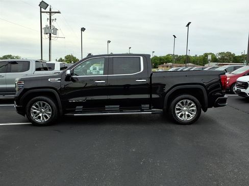 Used 2024 GMC Sierra 1500 Denali w/ Technology Package AWD/4WD image 3