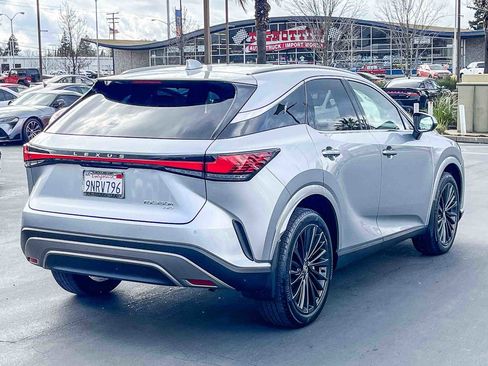 Certified 2024 Lexus RX 350h w/ Convenience Package image 4