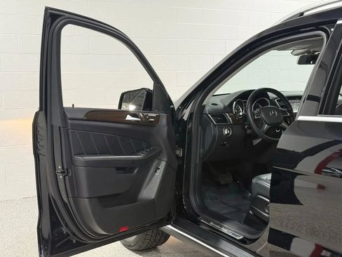 Used 2016 Mercedes-Benz GL 450 4MATIC image 10