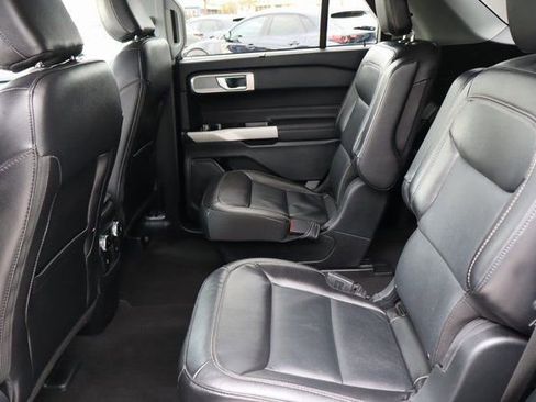 Used 2024 Ford Explorer Limited image 16