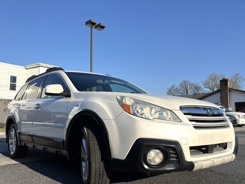 Used 2014 Subaru Outback 2.5i Limited w/ Moonroof Package image 3