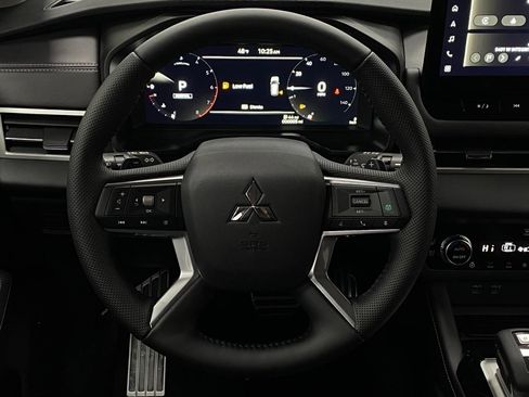 New 2025 Mitsubishi Outlander SEL image 14