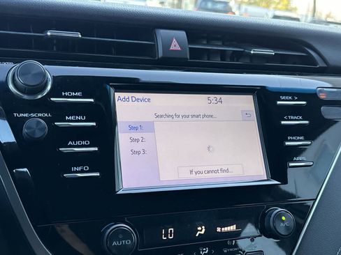 Used 2018 Toyota Camry SE w/ Convenience Package image 16