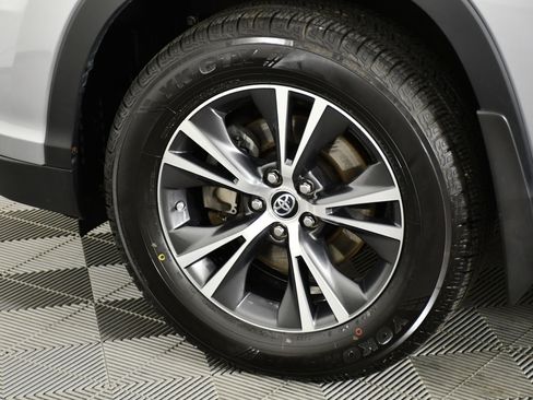Used 2016 Toyota Highlander XLE image 53