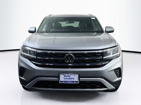 Used 2023 Volkswagen Atlas Cross Sport SE AWD/4WD image 2
