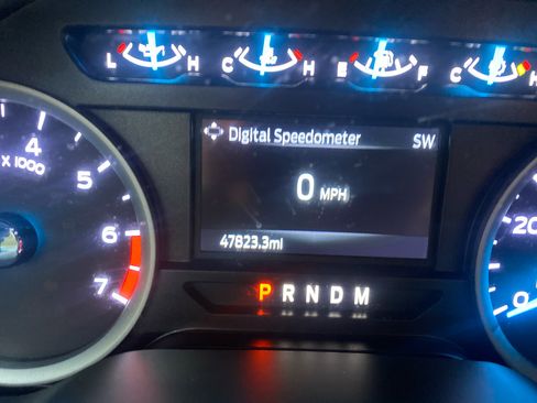 Used 2020 Ford F350 XLT w/ XLT Premium Package image 13