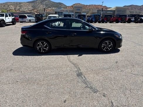 Used 2025 Nissan Sentra SV FWD image 4