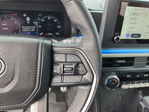 Used 2025 Toyota Tacoma TRD Sport image 20