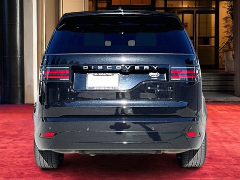 Used 2023 Land Rover Discovery S R-Dynamic image 3