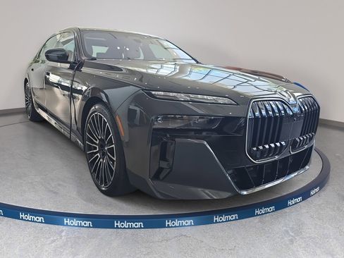 New 2026 BMW 760i xDrive image 3