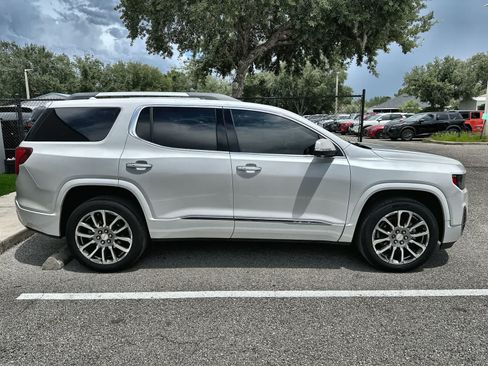 Used 2021 GMC Acadia Denali w/ Denali Technology Package FWD image 10